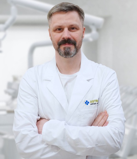 Стоматолог Алексей Тапарков