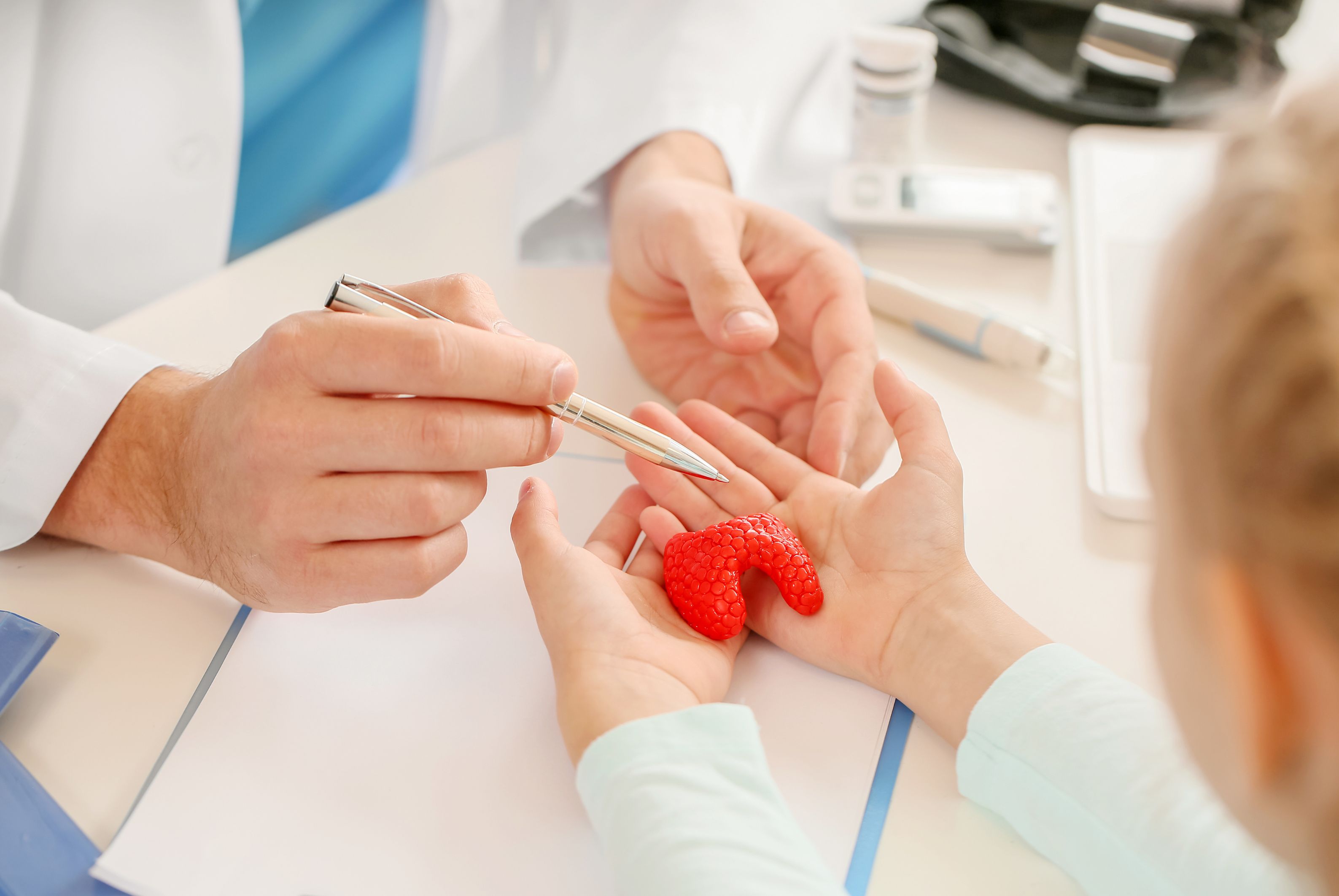 Дитячий ендокринолог у Варшаві – щитоподібна залоза під контролем